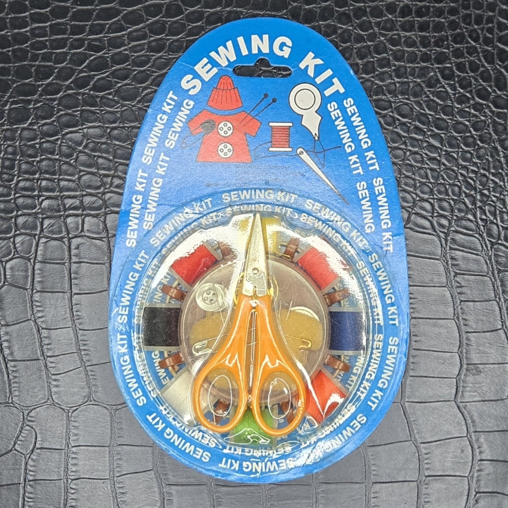 Sewing Kit with Scissors, Threads and Needles